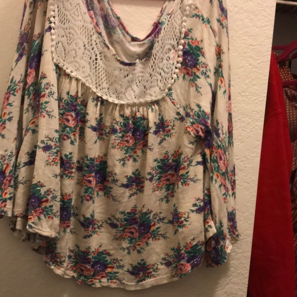 Floral Flowy Top - Picture 3 of 7
